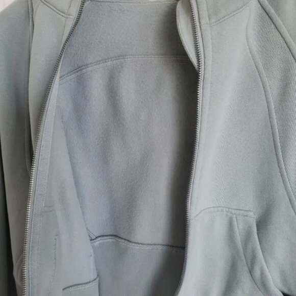 Lululemon Scuba Oversized Full-Zip * Silver Blue Size XS/S Like New - Picture 4 of 4